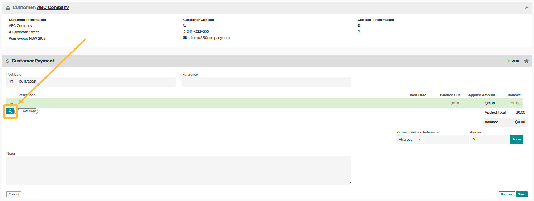 Workshop Software customer payment showing ' magnifying glass ' icon to bring up a list of invoices with outstanding bal...